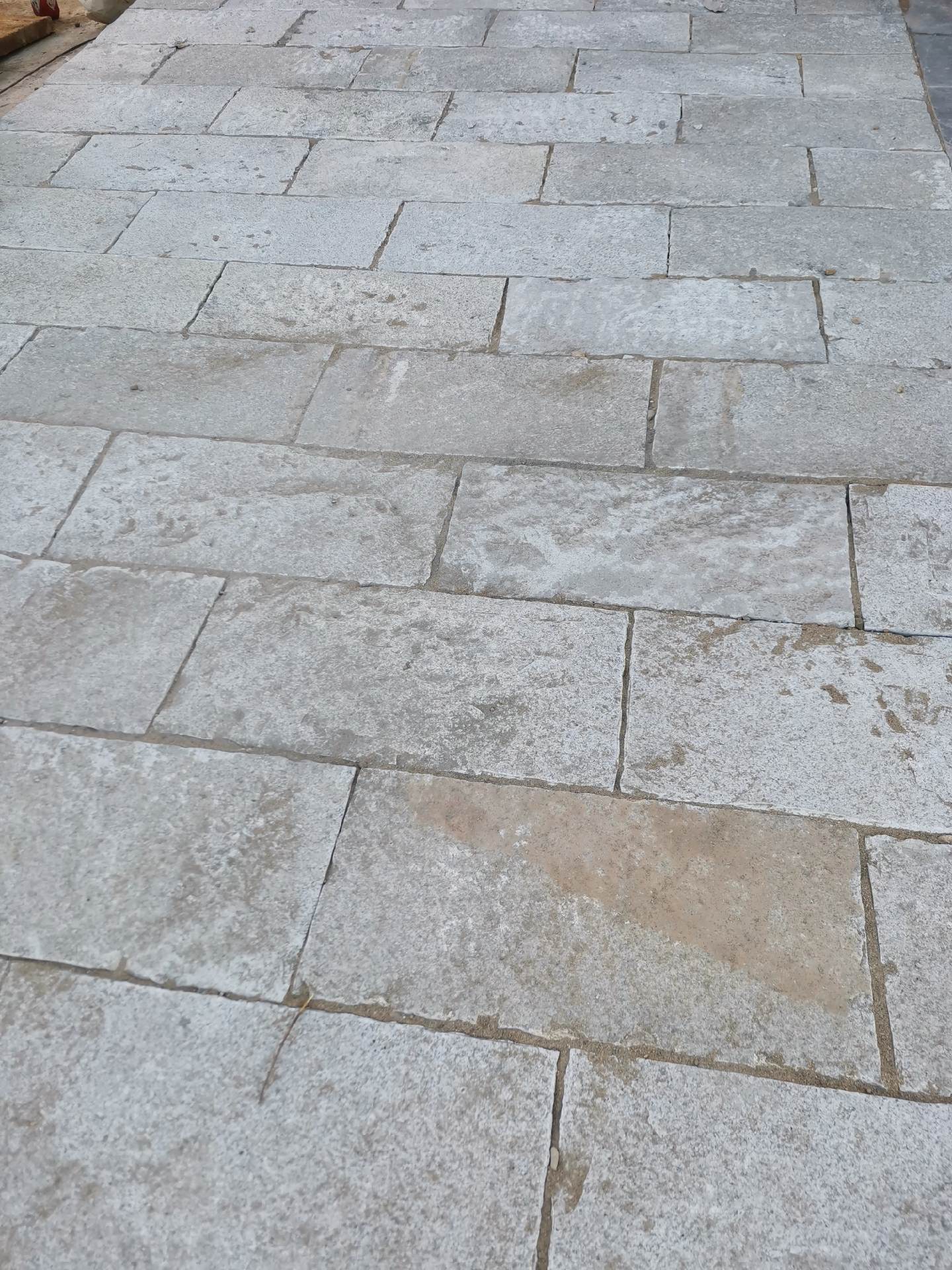 仿古石材廠家老石板舊石材加工批發(fā)價格具體是多少